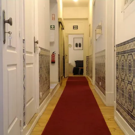 Ritz & Freud 3*