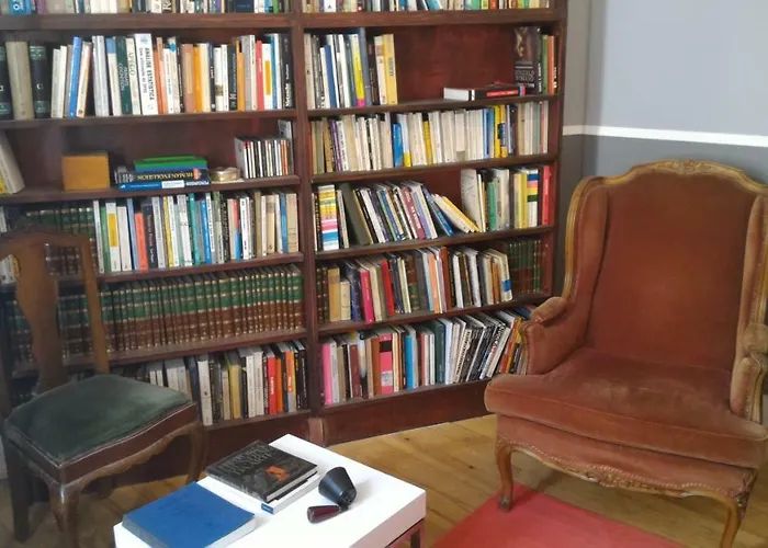 Guest house R & Freud