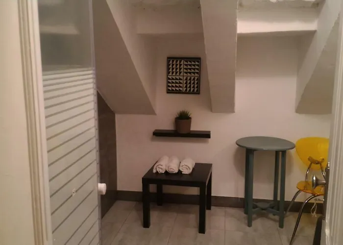 Guest house R & Freud 3*