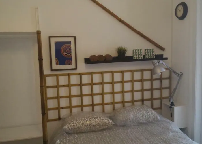 Guest house R & Freud